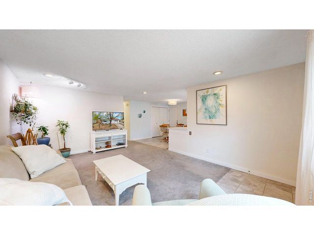 613 Chestnut Dr, Loveland, CO 80538