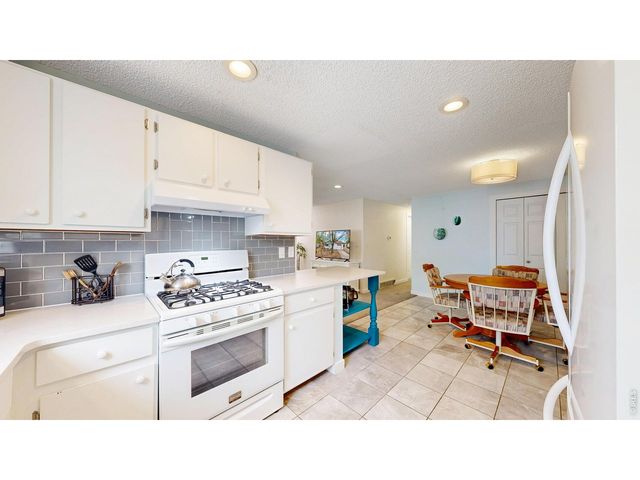 613 Chestnut Dr, Loveland, CO 80538