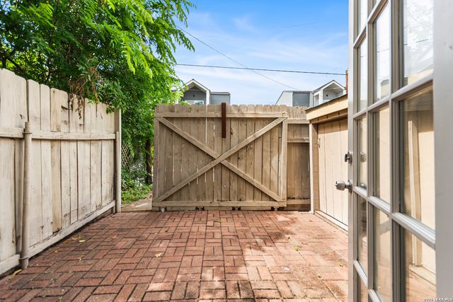408 Ira Ave Apt 9, San Antonio, TX 78209