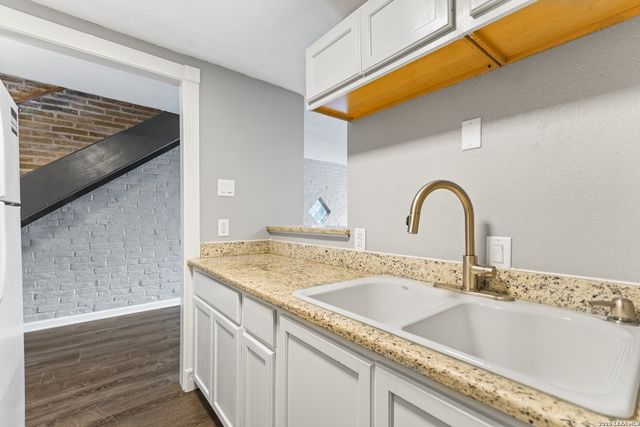 408 Ira Ave Apt 9, San Antonio, TX 78209