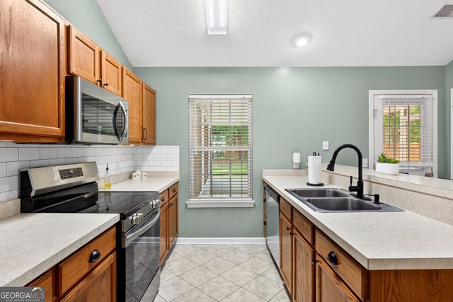 410 Shadowbrook Circle, Springfield, GA 31329