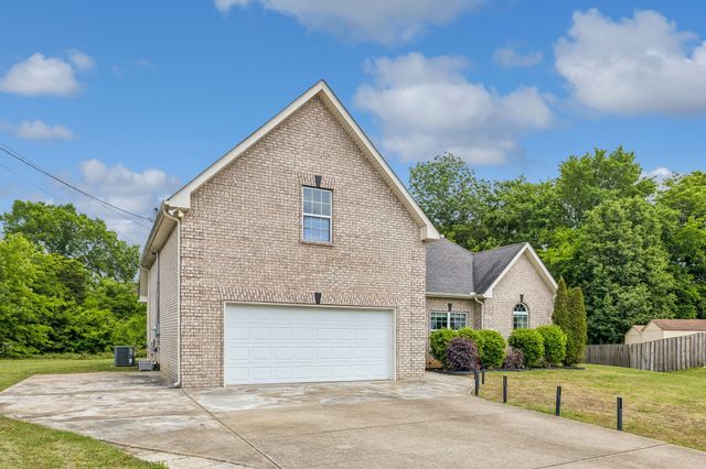 506 Fallacy Ct, Murfreesboro, TN 37129