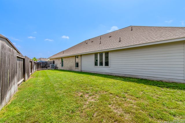 1905 high bank, Seguin, TX 78155