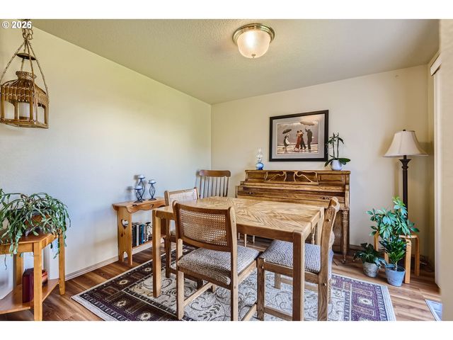 5043 N OBERLIN St, Portland, OR 97203