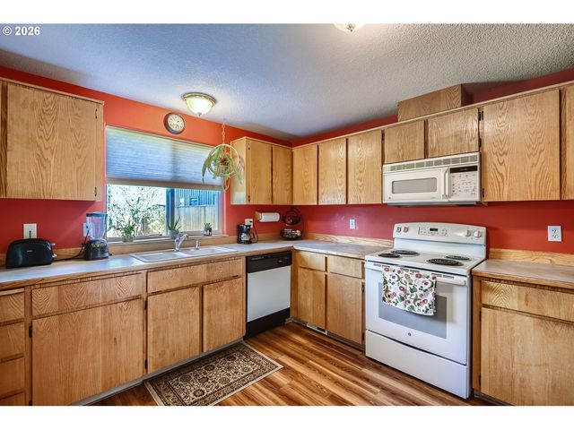 5043 N OBERLIN St, Portland, OR 97203