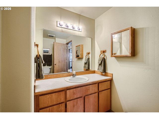 5043 N OBERLIN St, Portland, OR 97203