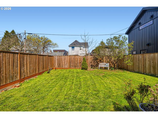 5043 N OBERLIN St, Portland, OR 97203