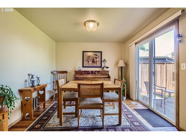 5043 N OBERLIN St, Portland, OR 97203