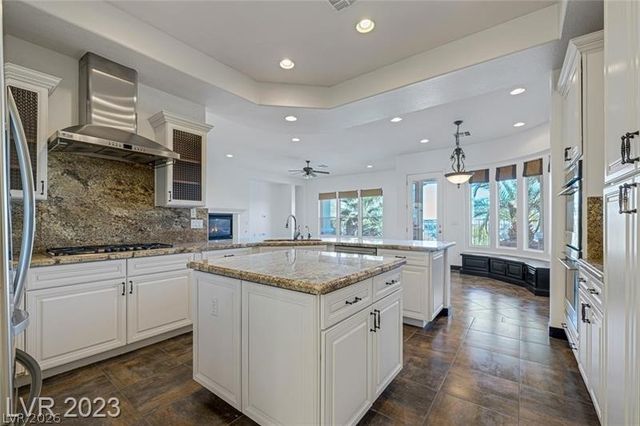 1958 Country Cove Court, Las Vegas, NV 89135