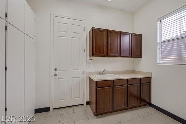 1958 Country Cove Court, Las Vegas, NV 89135