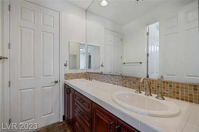 1958 Country Cove Court, Las Vegas, NV 89135
