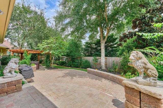 58 W Shale Creek Circle, The Woodlands, TX 77382