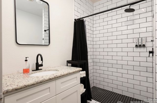 923 W Rosewood, San Antonio, TX 78201