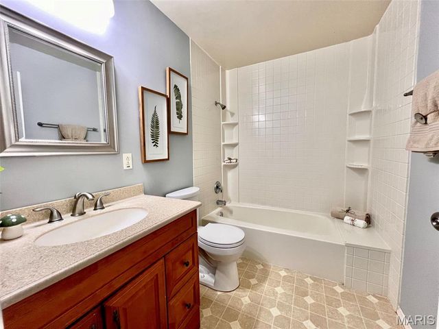 1072 Lafayette Court, Collinsville, IL 62234