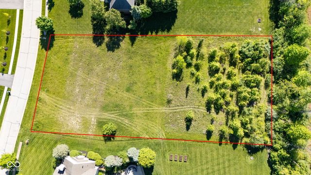 9335 Pleasant View Lane, Zionsville, IN 46077