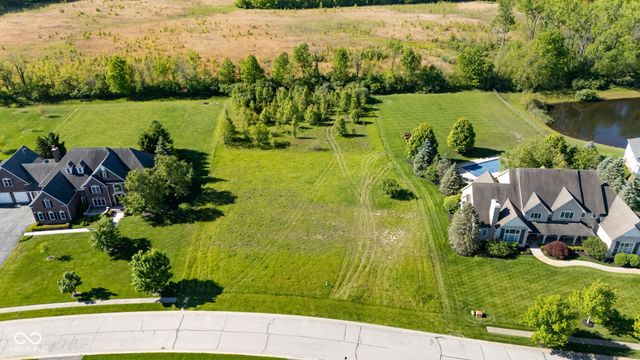 9335 Pleasant View Lane, Zionsville, IN 46077