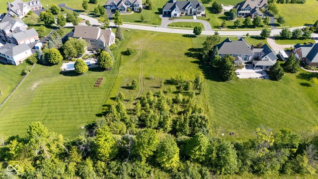 9335 Pleasant View Lane, Zionsville, IN 46077