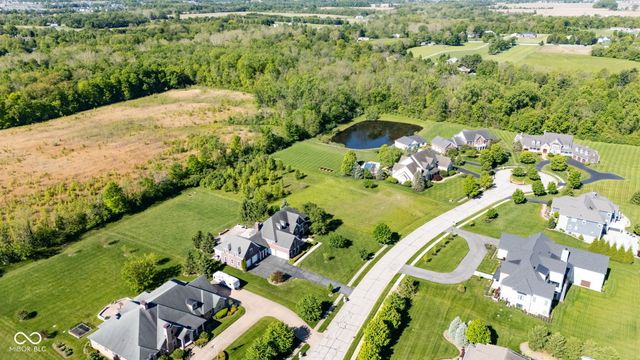 9335 Pleasant View Lane, Zionsville, IN 46077