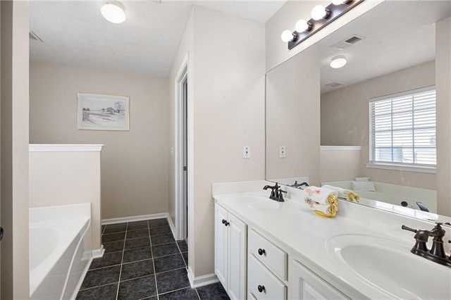 3390 English Oaks Drive NW, Kennesaw, GA 30144