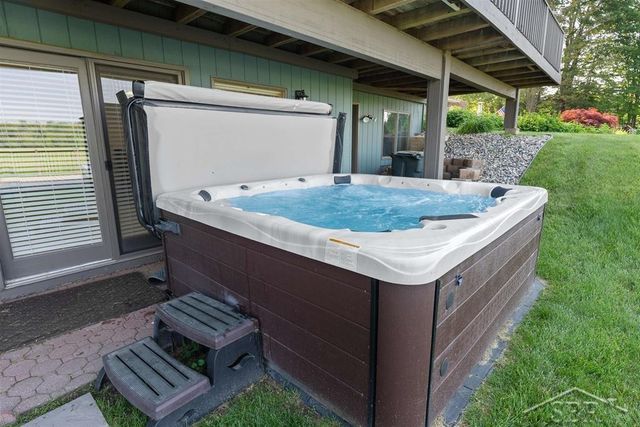 4394 N Francis Shores Avenue, Edenville Twp, MI 48657