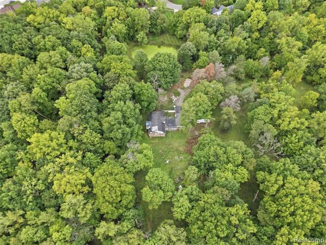 6221 W Maple Road, West Bloomfield, MI 48322