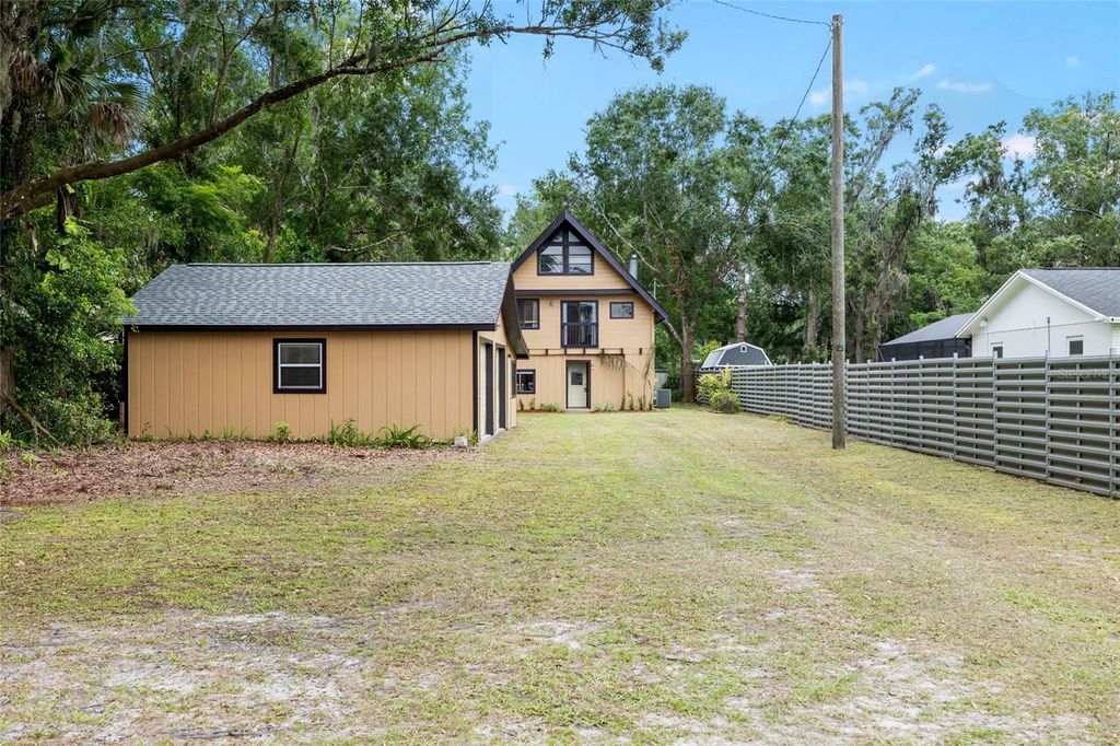 Image 3 of property listing at 14406 MIDDLEFIELD LANE, Odessa, FL 33556