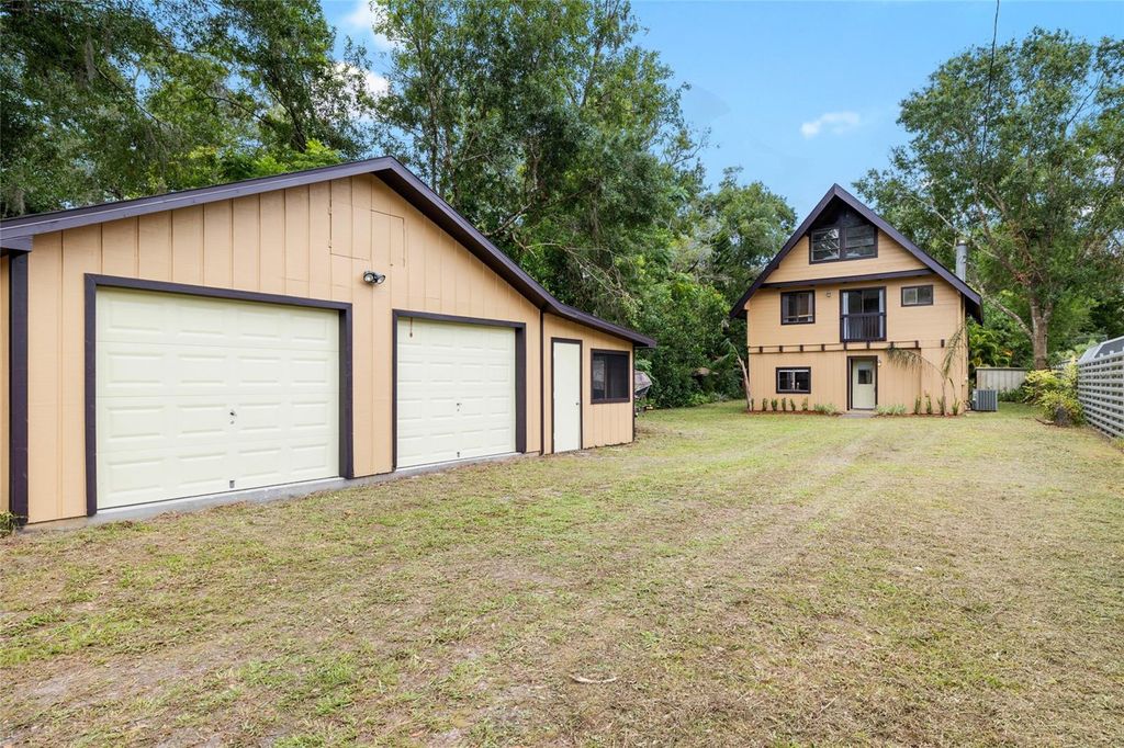 Image 4 of property listing at 14406 MIDDLEFIELD LANE, Odessa, FL 33556