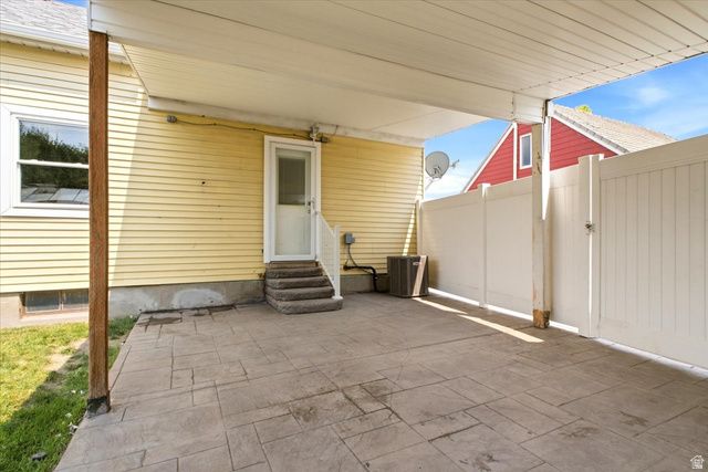 825 N OAKLEY ST, Salt Lake City, UT 84116