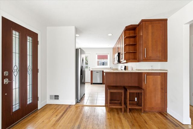 825 N OAKLEY ST, Salt Lake City, UT 84116