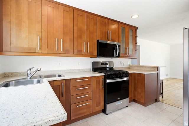 825 N OAKLEY ST, Salt Lake City, UT 84116