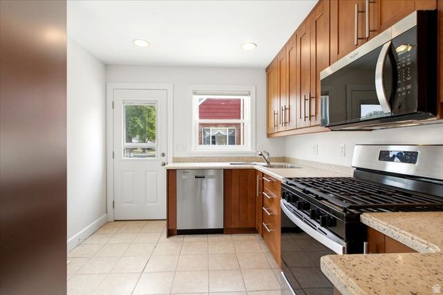 825 N OAKLEY ST, Salt Lake City, UT 84116
