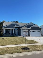 439 Mario Drive, Vadnais Heights, MN 55127