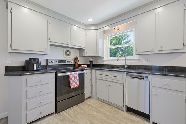18 Longview St., West Boylston, MA 01583