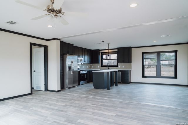 CR 150, San Antonio, TX 78114