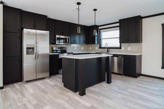 CR 150, San Antonio, TX 78114