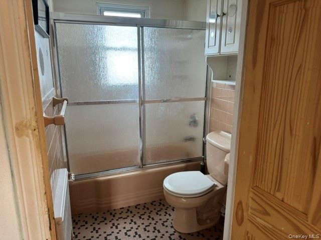 2316 Westlake Court, Oceanside, NY 11572