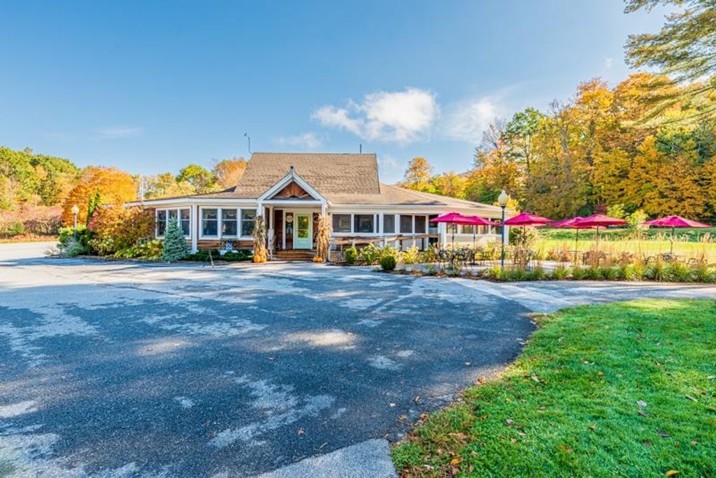 1568 Depot Street, Manchester, VT 05255