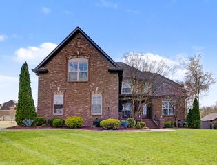 100 Wembly Ln, Mount Juliet, TN 37122