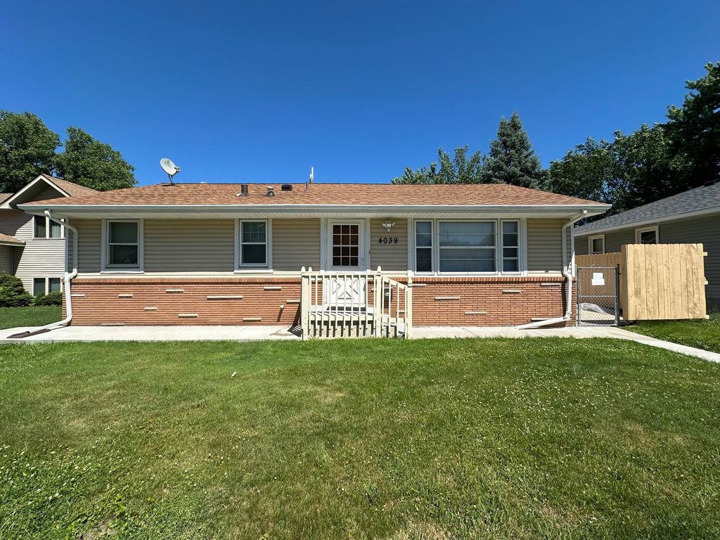 4039 Main Street NE, Columbia Heights, MN 55421