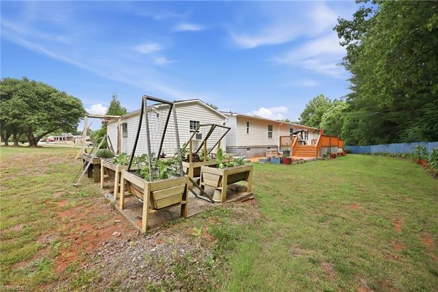 2032 Anna Drive, Yadkinville, NC 27055