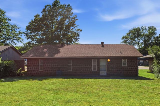 1623 Hardwood Grove Street, Tecumseh, OK 74873