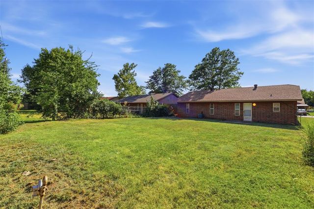 1623 Hardwood Grove Street, Tecumseh, OK 74873