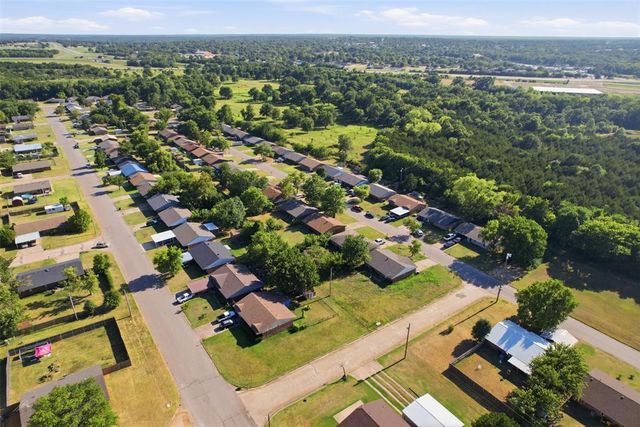 1623 Hardwood Grove Street, Tecumseh, OK 74873