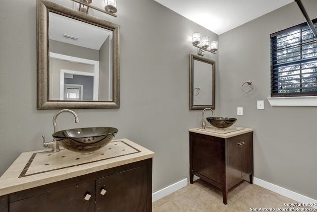 1050 W. Coll, New Braunfels, TX 78130