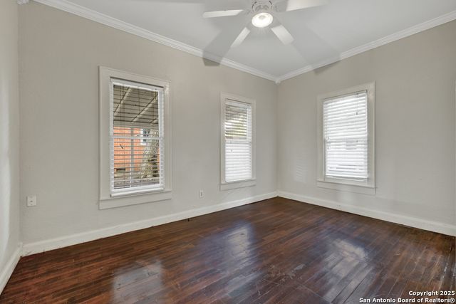 1050 W. Coll, New Braunfels, TX 78130