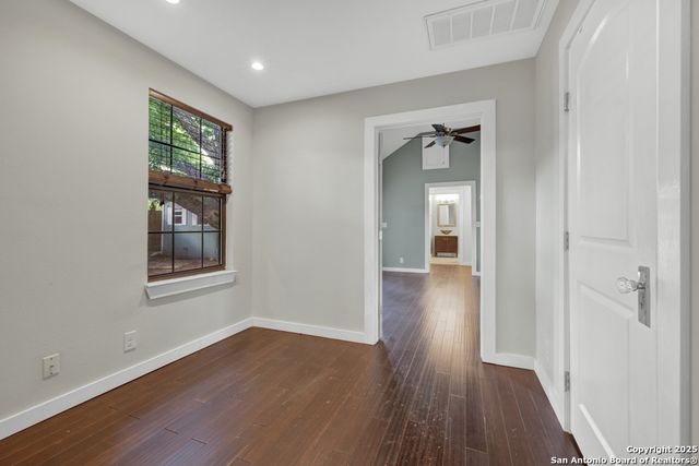 1050 W. Coll, New Braunfels, TX 78130