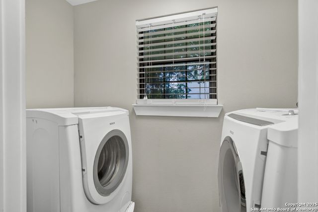 1050 W. Coll, New Braunfels, TX 78130