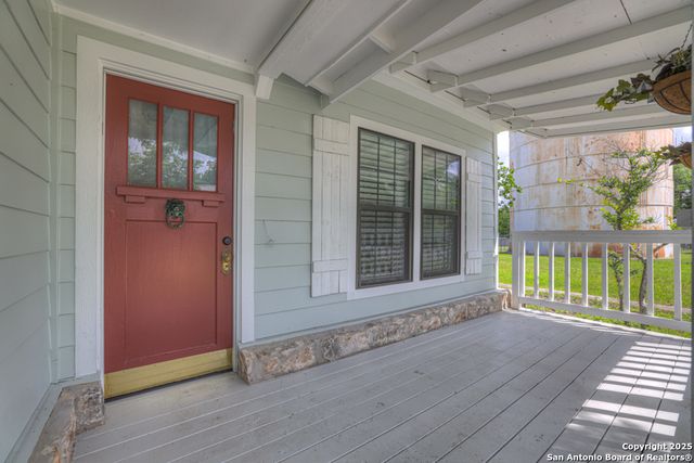 1050 W. Coll, New Braunfels, TX 78130