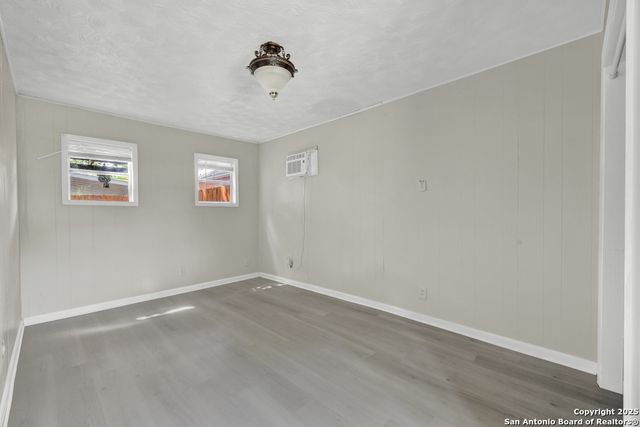 1050 W. Coll, New Braunfels, TX 78130