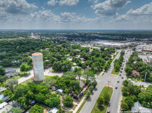 1050 W. Coll, New Braunfels, TX 78130